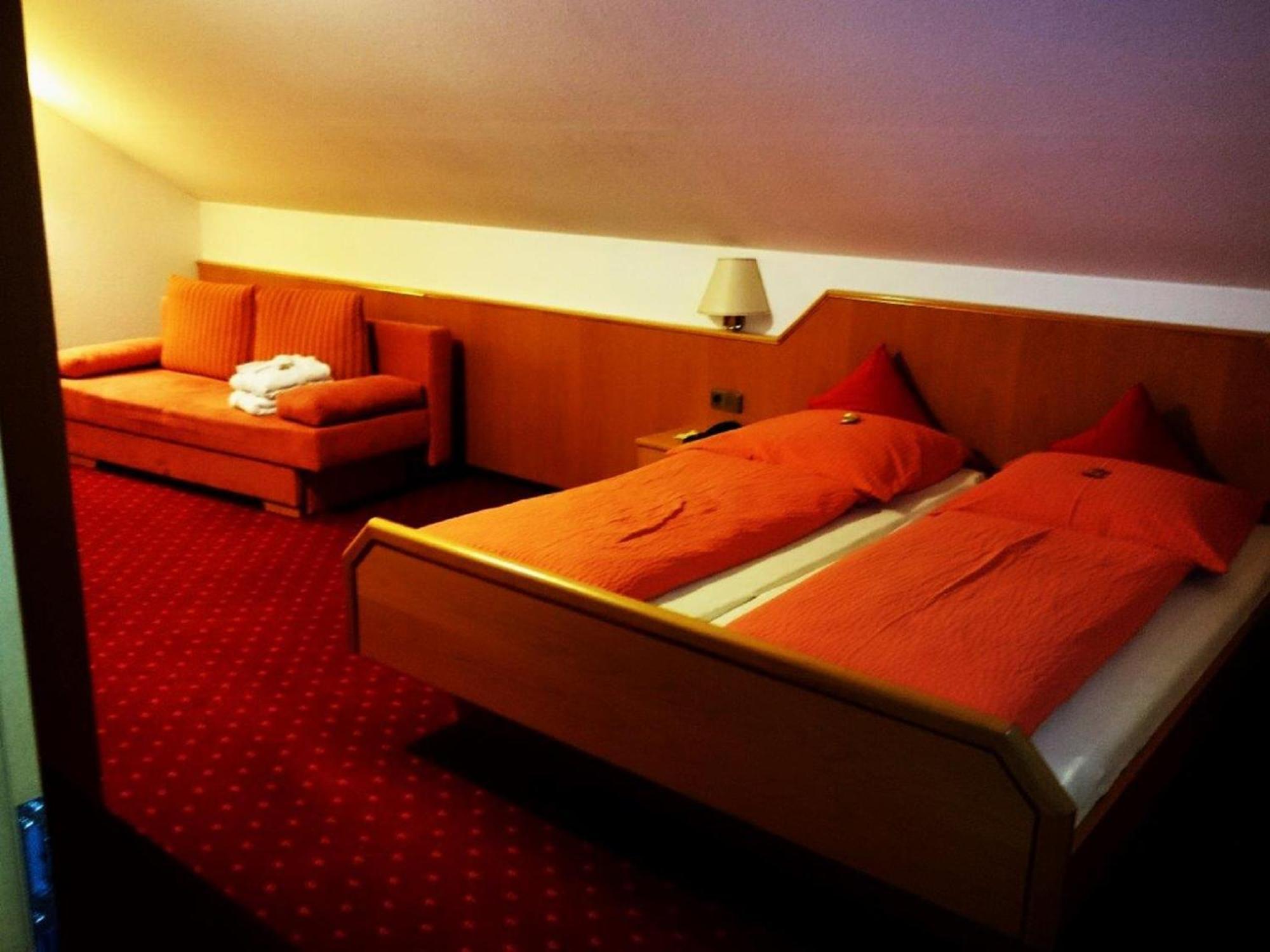 Hotel Goldbaechel Wachenheim an der Weinstraße Εξωτερικό φωτογραφία