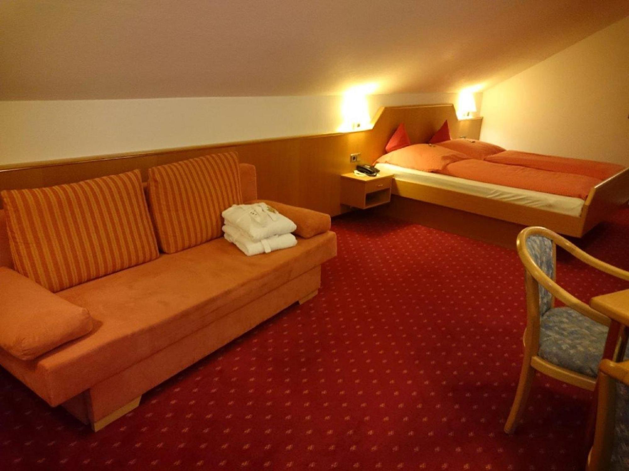 Hotel Goldbaechel Wachenheim an der Weinstraße Εξωτερικό φωτογραφία